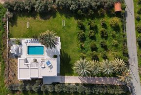 Luxury 4 Bedroom Oasis Villa